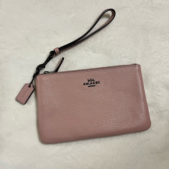 Like new Coach Large Pouch pebbled leather wristlet blush pink - Picture 2 of 11